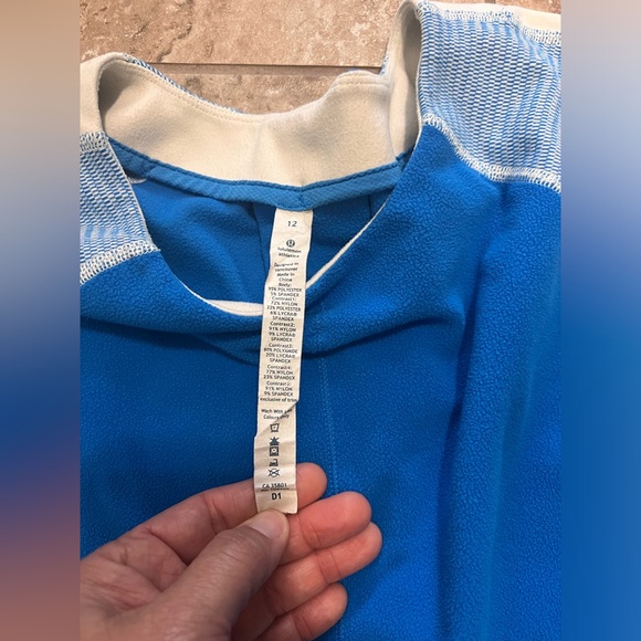Lululemon Run Bold In the Cold Fleece pullover, size 12 - Picture 1 of 4